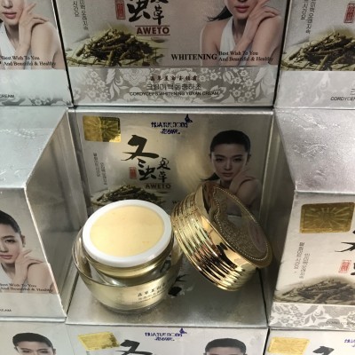 Đông Trùng Hộp Gỗ